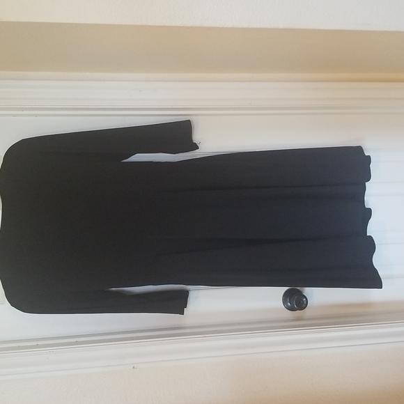 Black V-neck Side Tie Long Sleeved Dress - Picture 4 of 5